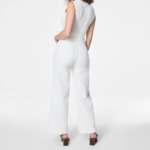 NWT SPANXshape™ EveryWear
Cropped Wide Leg Jeans with Patch Pockets, White SMALL